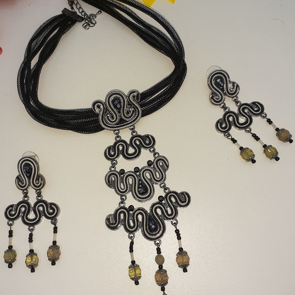 Are of fashion necklace - Picture 5 of 5